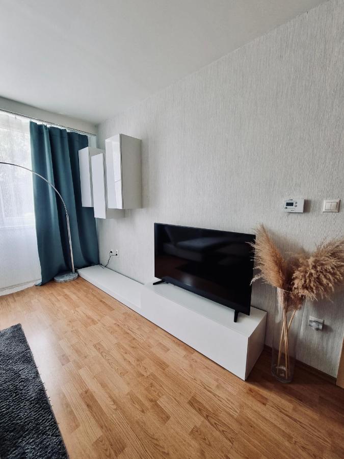 Apartment Banska - City Centre & Private Parking Банська Бистриця Екстер'єр фото