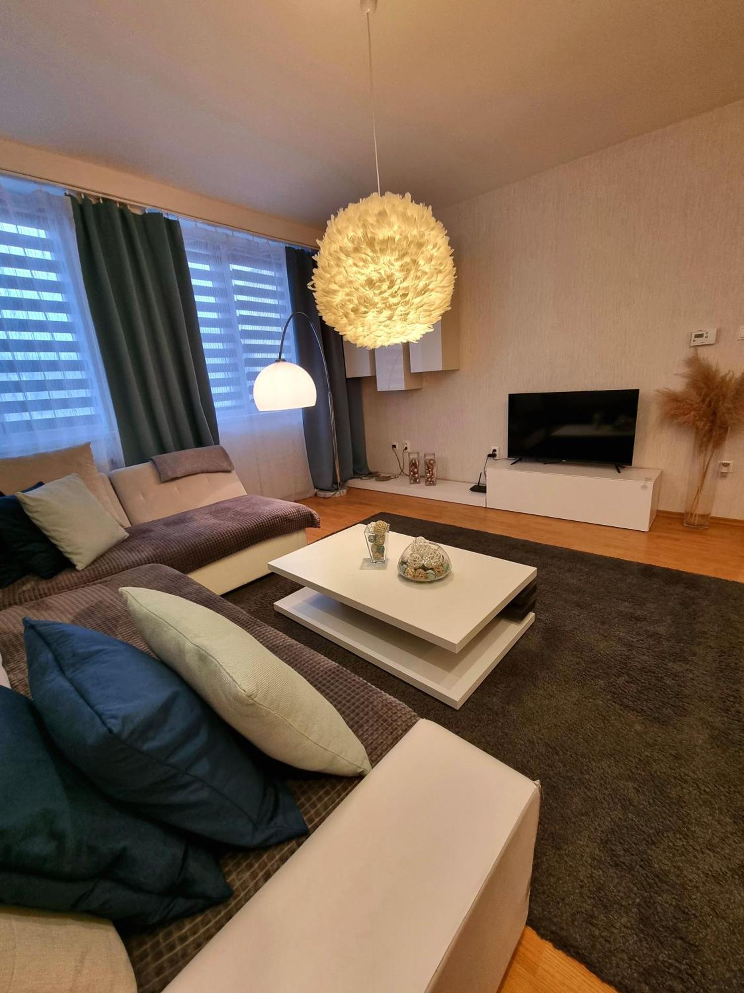 Apartment Banska - City Centre & Private Parking Банська Бистриця Екстер'єр фото